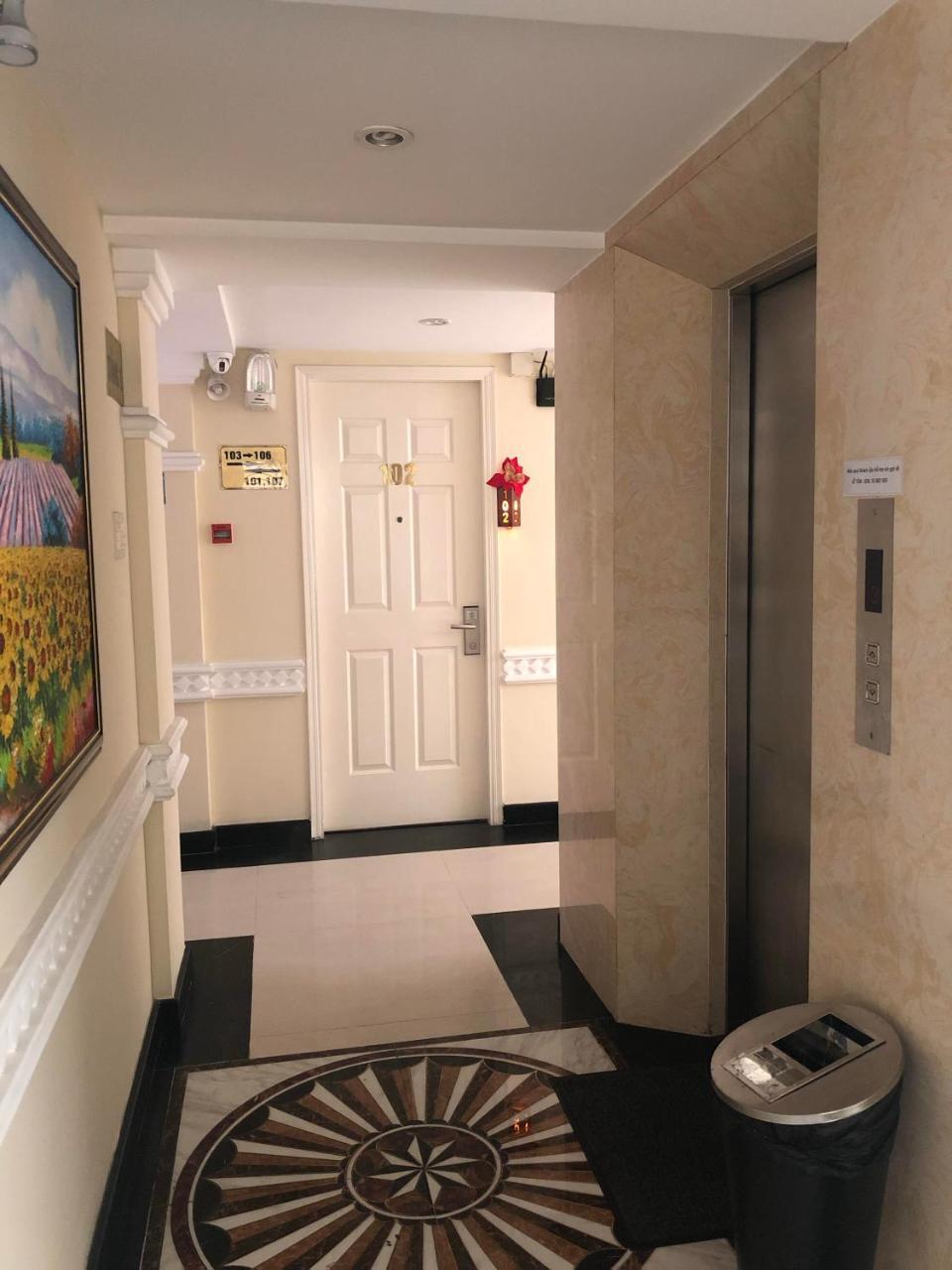 Royal Hotel Хошимін Екстер'єр фото